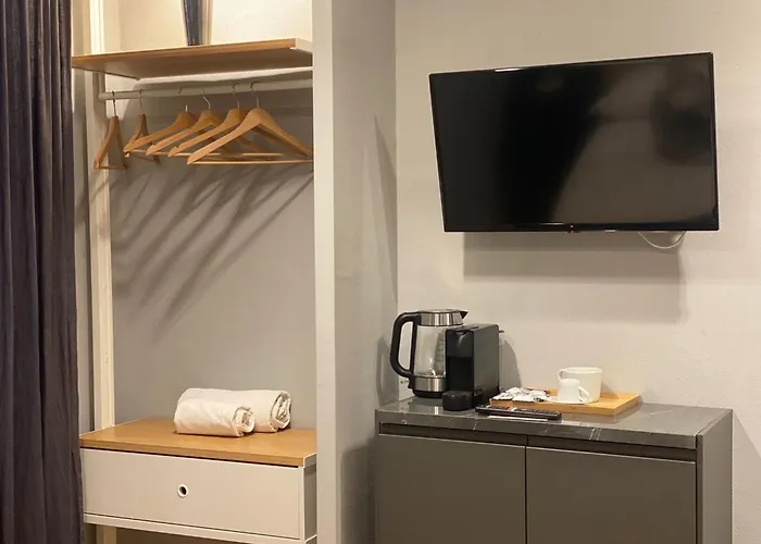 Pensión Empire - 3*