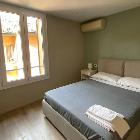 Empire - Vendégház Modena