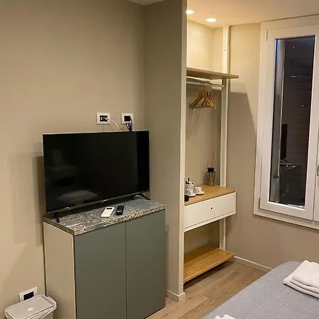 Гостевой дом Empire - Модена