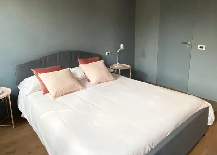 Empire - Πανσιόν Μόντενα